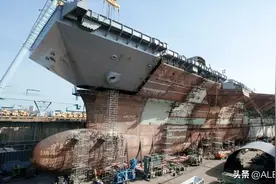 明明是12万吨航母的建造里程碑，美国媒体为什么还却急了？图片