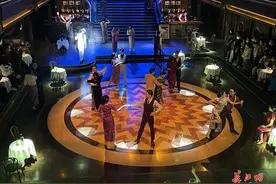 白天游园、夜晚观剧，“知音号”春节首演年味浓图片