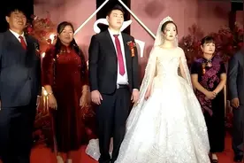 离婚9个月，大衣哥儿子即将二婚：他真是个工具人？图片
