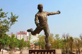 盘点中国足球的十大代表人物，郑智到底该不该入选？图片