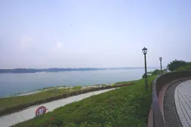 了不起的茂名露天矿——从石头里榨出石油图片