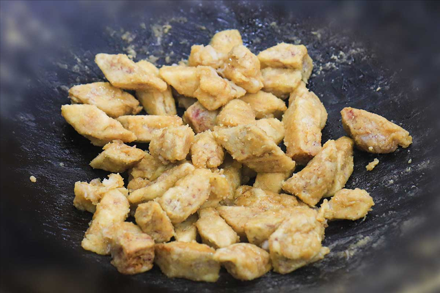 芋头怎么做最好吃？分享4种不同做法，鲜香美味，顿顿吃光盘