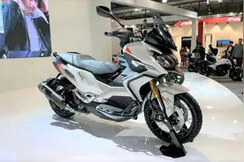 比本田350ADV更硬派的踏板，标致XP400图片