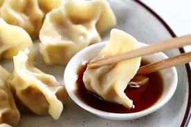 商业用全自动包饺子的机器，先进的仿手工水饺一体机多少钱一台？图片