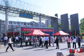 2023高考首日，记者直击大同考点现场图片