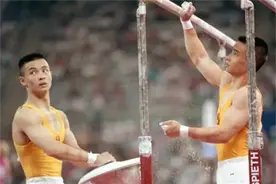 体操兄弟李小双李大双，两人头发都已花白，结婚多年都没有孩子图片