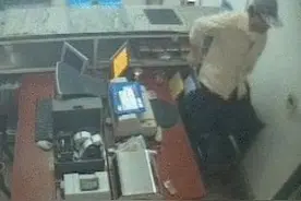 轰动全国的甘肃天水银行抢劫杀人案，两名职员当场身死，令人愤怒图片