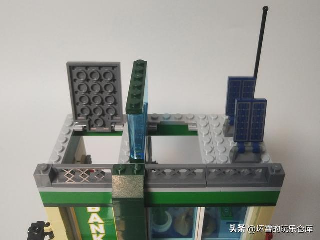 乐高城市组套装试玩，警察大战银行抢匪，保障乐高城市安全