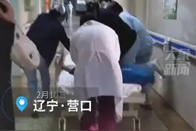 （视频）@太原人，为白衣天使点赞！护士跪在担架车上抢救患者摔倒图片