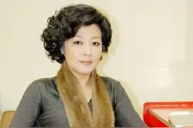 春晚导演哈文：丈夫李咏病逝三年没有再嫁，她依然是李家的儿媳妇图片