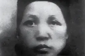 得知母亲临终呼唤石三伢子，毛主席扶棺痛哭，写下生平最长的诗歌图片