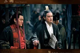 诸葛亮家有田十五顷，桑树八百株，这财富水平，算清官还是贪官？图片