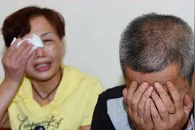 七旬老太生下一名男婴，婴儿样貌让医生的脸都红了图片