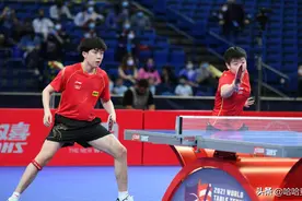 世乒赛国乒第一金！王楚钦/孙颖莎3比0完胜张本/早田，夺混双冠军图片