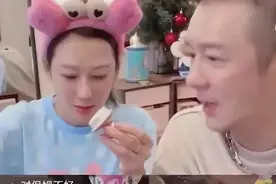 陈浩民给保姆吃剩饭住沙发，保姆回应：月薪2万吃剩饭没什么图片