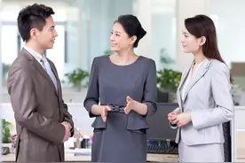 智商低的人逢人就说这“三事”，而智商高的则闭口不谈，你有吗？图片