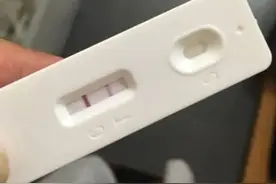 无锡男子错把妻子“两条杠”验孕棒发到业主群，引来了大白和警察图片