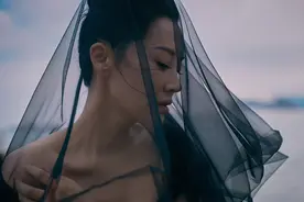 AI换脸还被除名，京圈“性感女神”许晴到底是不是被封杀了？图片