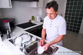 「天善国际」澳洲用工荒 时薪400招不到人 洗碗工月入十万？图片