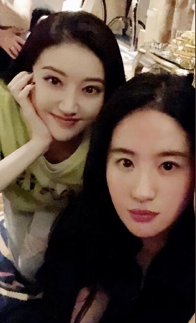"二美"同框必有一伤!6组女星合影,淡颜pk浓颜,刘亦菲竟输了