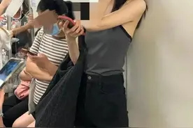 女子地铁被AI一键脱衣，对比你怎么看图片
