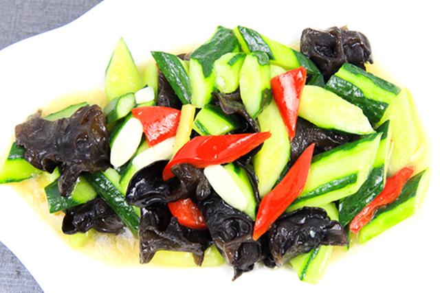 “七月中、腊月半，老人过得心胆颤”，为啥？这6种食物或可缓解