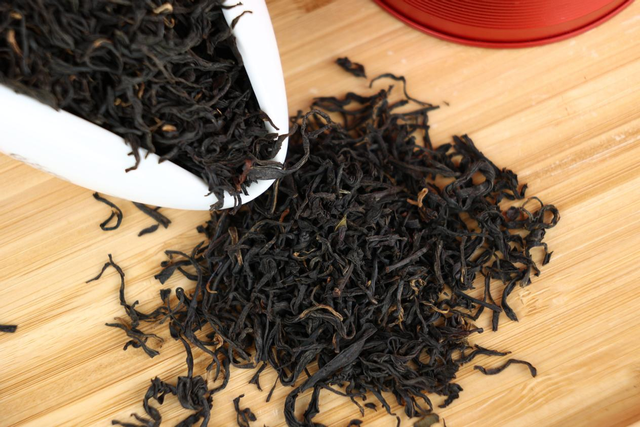 寒冬选茶不易，乱喝吃亏！这3款茶是很多人喝茶的首选，温和好喝