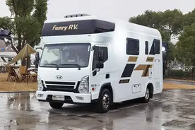 C本能开的大块头！专用底盘更安全，实拍法美瑞现代盛图轻卡房车图片