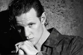 “神秘博士”马特·史密斯《滚石》封面大片“权游”前传出演亲王图片