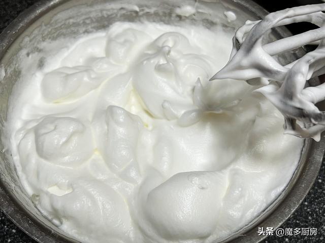 蛋糕越做越顺手，10寸奶油蛋糕也不用买了，详细制作步骤分享