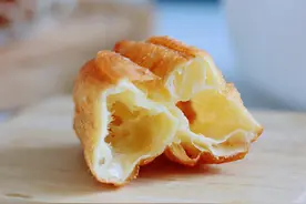 1碗面粉，1个鸡蛋，油条最好配方，金黄酥脆个个空心，凉了也不硬图片