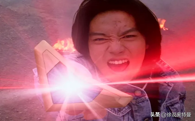 为什么奥特曼受伤，人间体也会受伤？奥特曼与人间体的本质