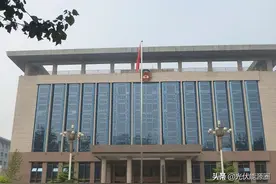 中央下发文件，光伏电站成了政府大楼上一道靓丽的“风景线”图片