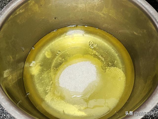 蛋糕越做越顺手，10寸奶油蛋糕也不用买了，详细制作步骤分享