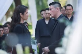 霍建华48岁亲哥罕见曝光，英勇立功受表扬，系派出所所长图片