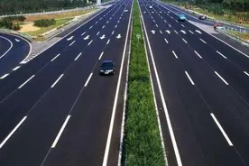 它将成为广西通往广东的最宽高速，为双向6-8车道标准，就在玉林图片