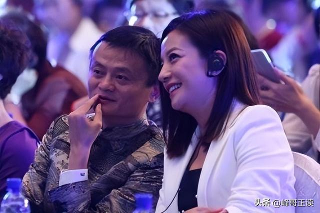 47岁的赵薇突然消失两年后，再看如今她的处境，完全是自食恶果