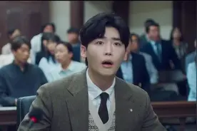 李钟硕+林允儿，甜炸组合+菜狗逆袭图片