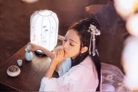 本是魅惑君心，罪该万死的妖妃，却以柔弱的肩膀扛起了万里江山图片