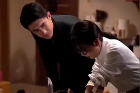 总监：宁檬突然捂肚子“干呕”，陆既明瞬间傻眼：我要当爸爸了？图片