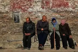 交公粮的这代农民正在老去，谁该为他们养老负责？图片