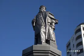 海参崴的穆拉维约夫铜像，此人是帮助沙俄攫取中国领土的罪魁祸首图片