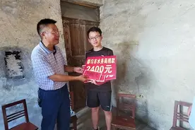 寒门状元苏济坤：靠低保维持生活，高考707分逆天改命，圆梦北大图片