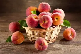 “桃子”不能随便吃？医生：这6类人平时尽量少食用，建议早了解图片