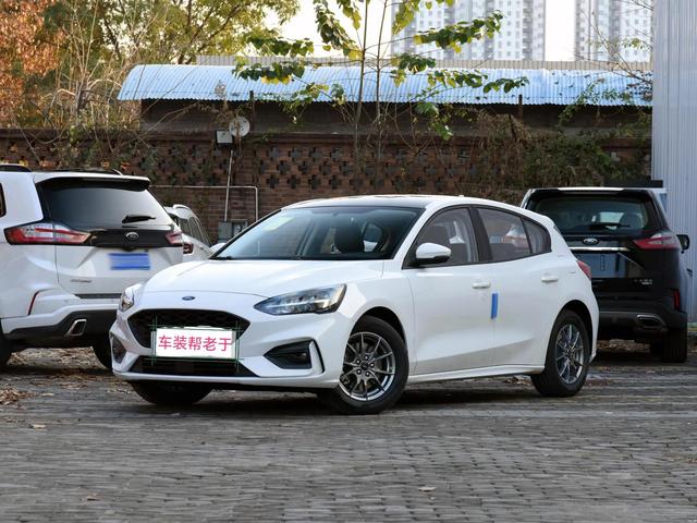 福特福克斯2021款两厢180自动锋潮版