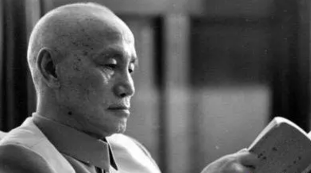 她是出卖江姐叛徒的妻子，今98岁却被国人敬重，她到底做了什么？