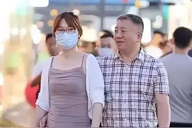 “牵手门”事件后，中铁三局董事长和年轻女子牵手搂腰？回应来了图片