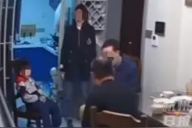 儿子被同学打伤，33岁爸爸上门掌掴5龄童涉嫌故意伤害被拘，公益律师提醒：小孩子冲突，家长不能以暴制暴图片