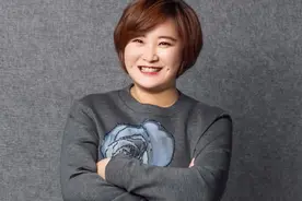 贾玲：最苦的时候被男友抛弃，从艺18年仅一段绯闻，39岁仍然单身图片