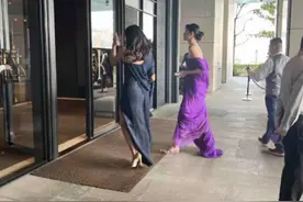 奚梦瑶夫妇出席婚礼，穿礼服秀美背好惊艳，超欣同框嫂嫂气质输惨图片